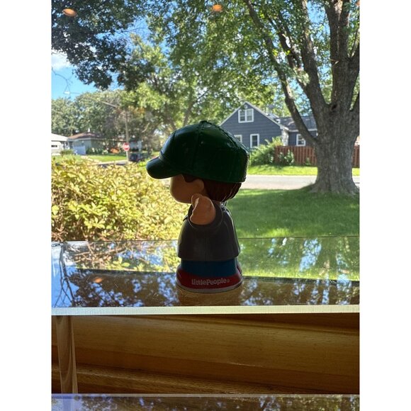 Fisher Price Little People Pizza Delivery Driver Figure - Picture 4 of 5